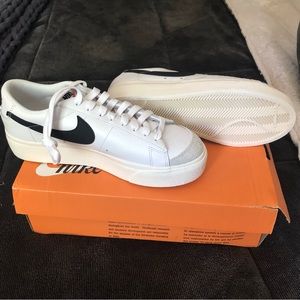 Nike Blazer aloe Platform size 8.5